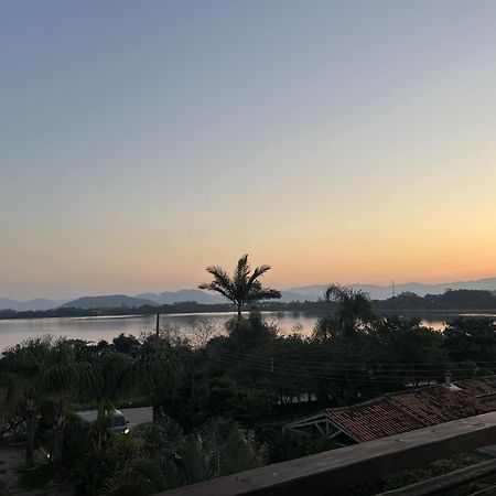 Ibiraquera Life Villa Прайя-ду-Роза Екстериор снимка